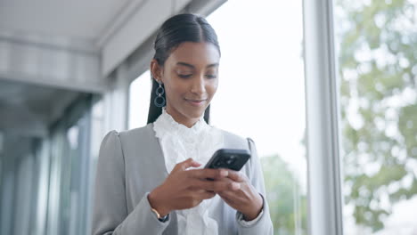 Business-woman,-walking-and-typing-on-smartphone