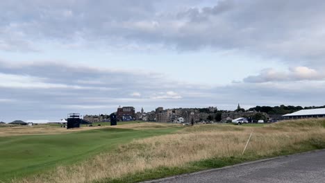 oysters enjoyed near a picturesque golf course