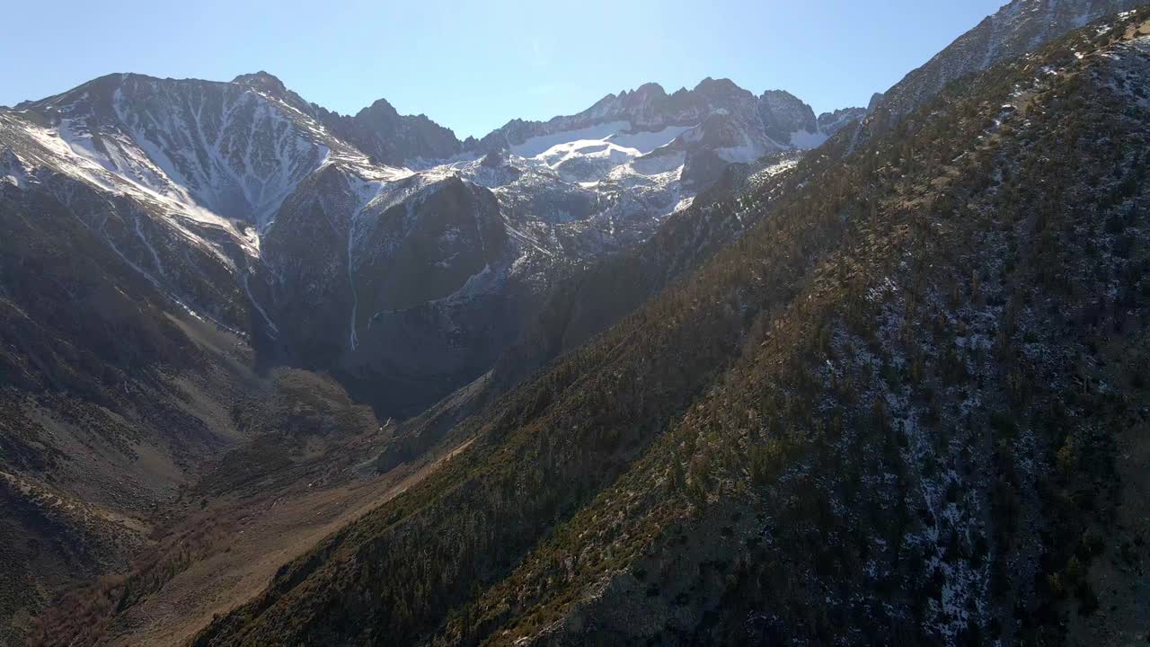 vista aérea de las montañas en el parque nacional kings canyon california