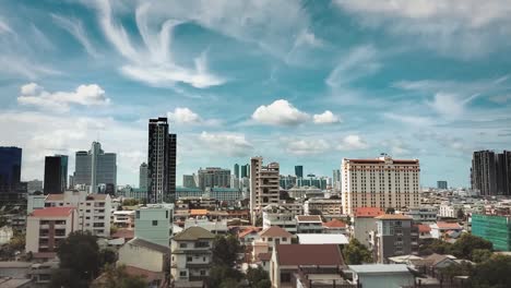 Horizonte-De-La-Ciudad-De-Bangkok-Y-Nubes-Timelapse