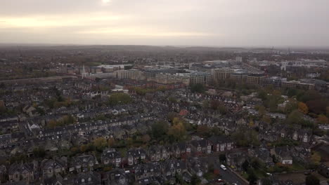 Centro-De-Cambridge,-Puente-Cambridge-Carter,-Zumbido,-Mirar-Desde-El-Cielo,-Aéreo,-Casas-Y-Ciudadanos