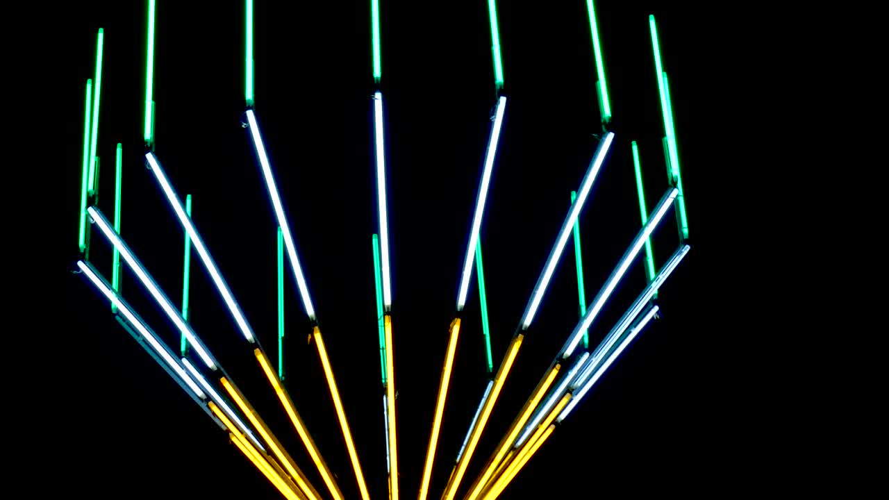 luces decorativas en la noche del festival