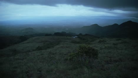 Nubes-Oscuras-Se-Ciernen-Sobre-El-Paisaje-En-Panamá