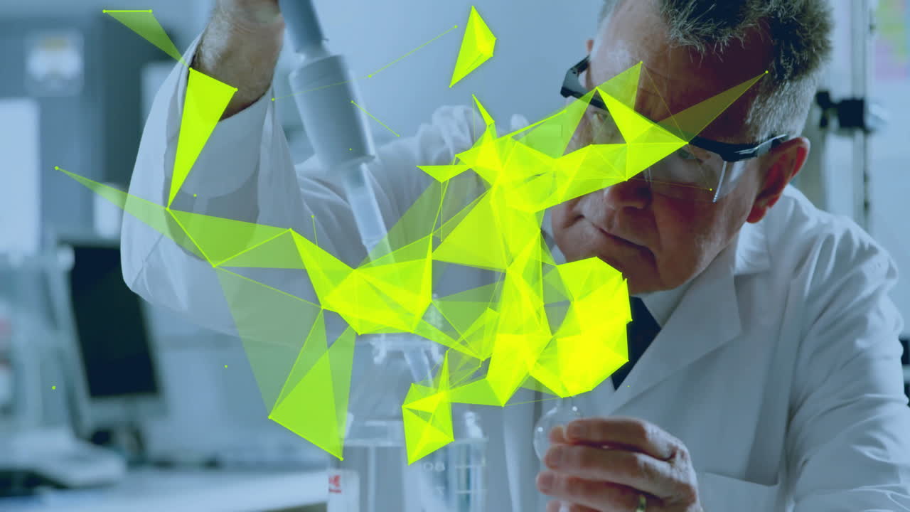 animación de la red de conexiones sobre científico masculino caucásico en el laboratorio