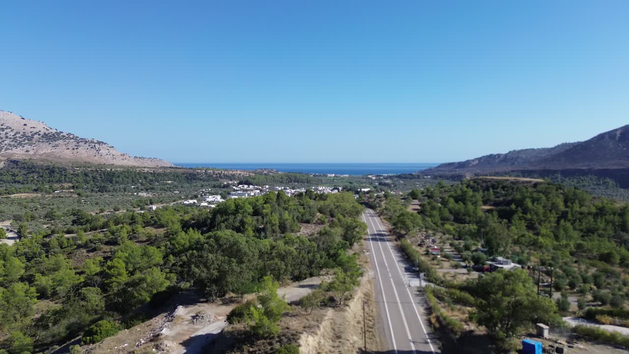 로데스 산불 피해 소방대가 그리스를 떠난 후, 로데스는 린도스, 아르칸젤로스, 마사리, 아가티, 말로나스, 라르도스, 칼라토스, 아스클레피온에서 불타버렸습니다.