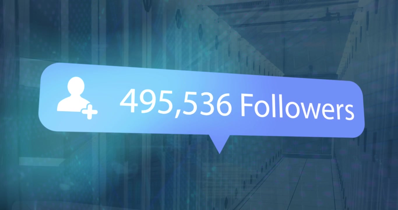 Animazione di icona social e numeri su server informatici