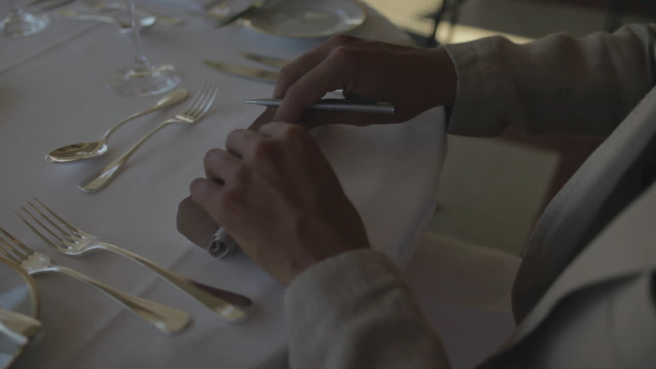 오래된 편지에 서명하고 말아라