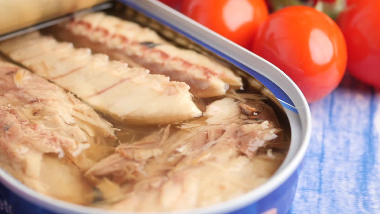 Canned mackerel and tomatoes