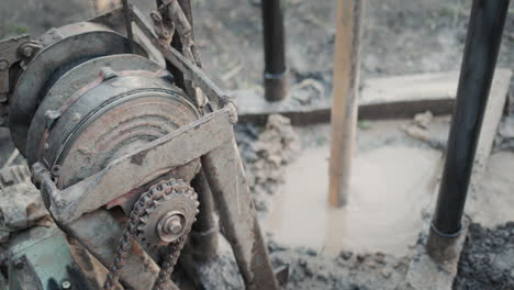 plataforma de perforación perfora pozos para la extracción de agua