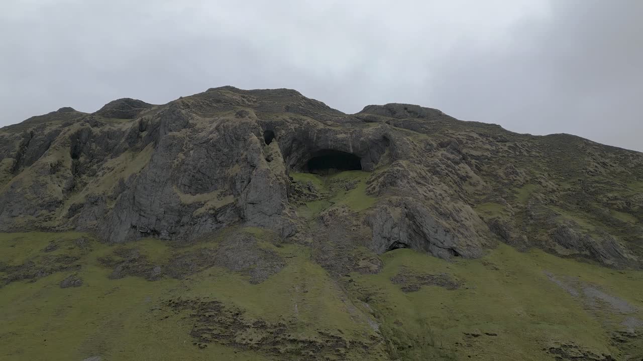 la cueva más alta de irlanda - 4k filmación de drones - co