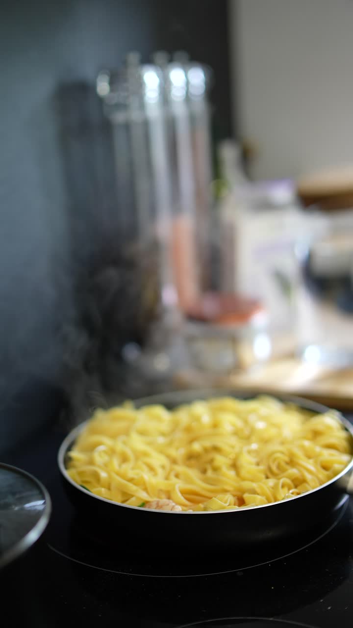 Cooking pasta with wine