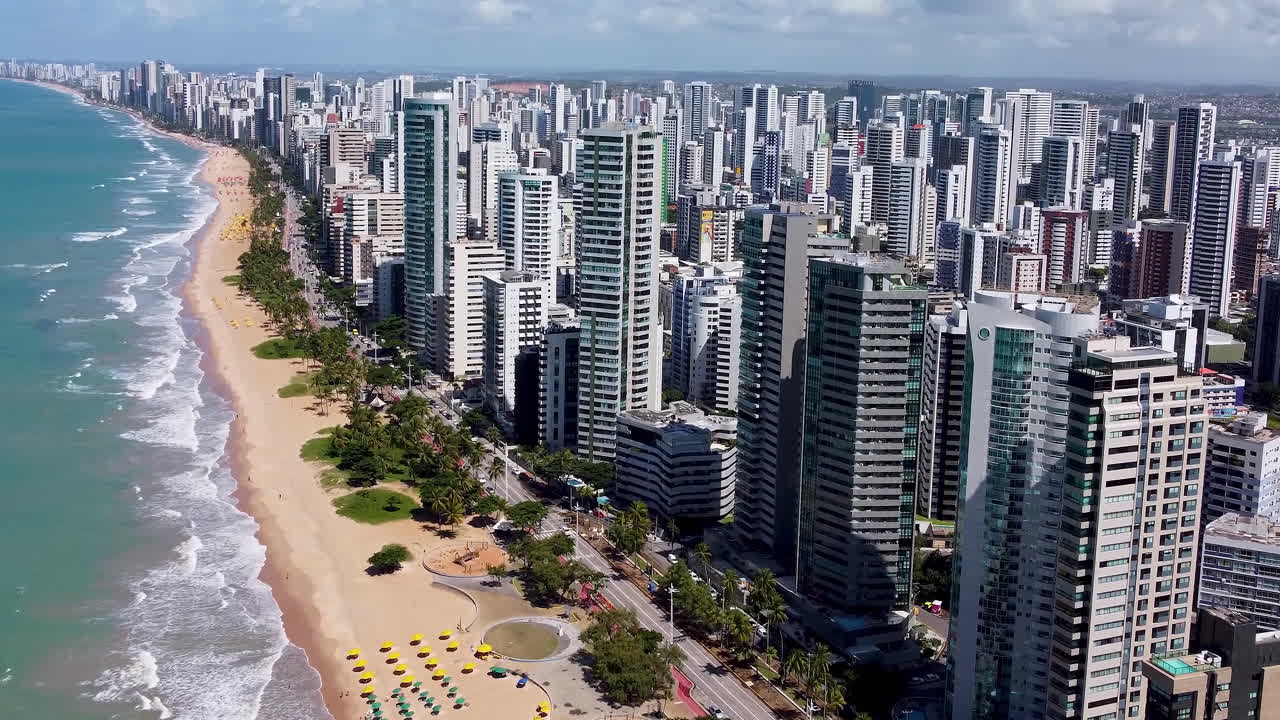 la playa de boa viagem en el recife de pernambuco, brasil