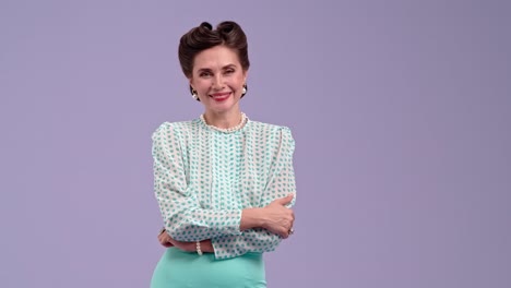 smiling woman with retro style and pearl necklace