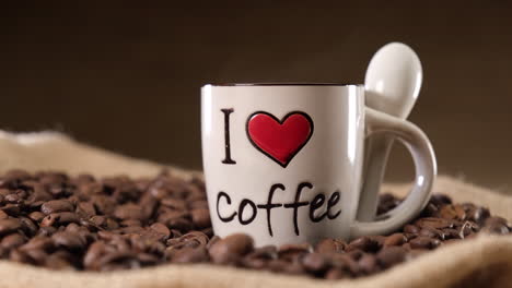 Kaffee-Espresso-Getränk-Auf-Tasse.-Heißes,-Dampfendes-Getränk