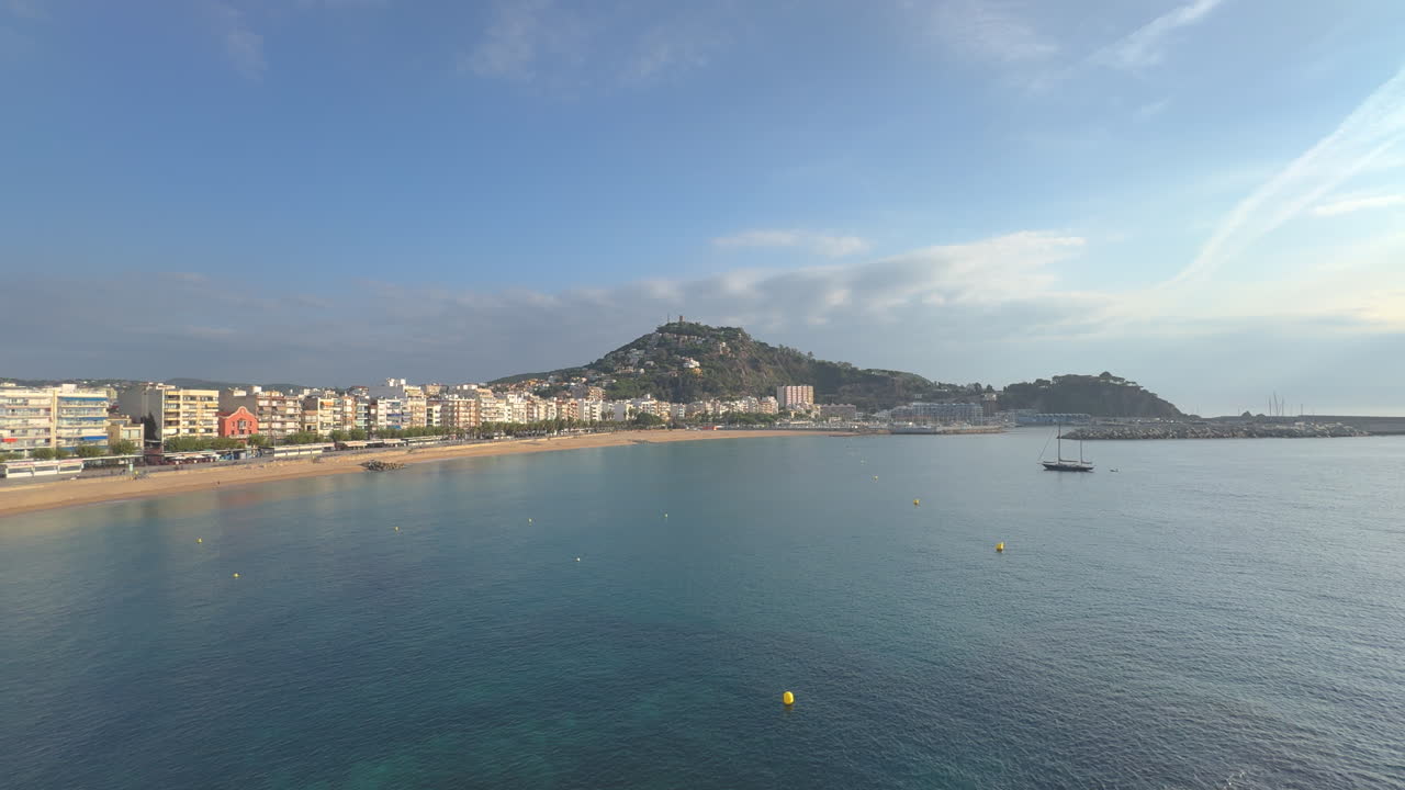 Porto di Blanes sulla Costa Brava ripreso con grandangolo