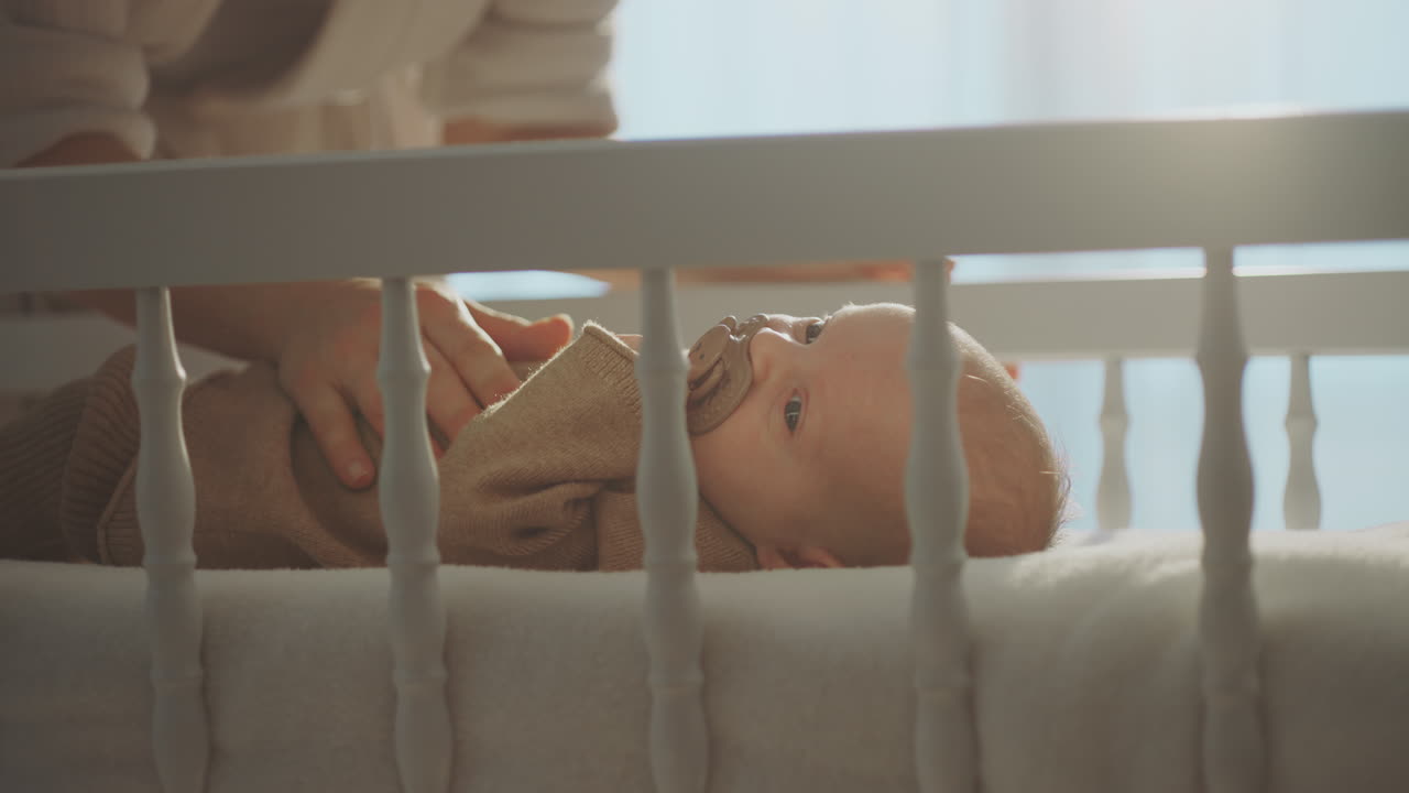Bambino nella culla