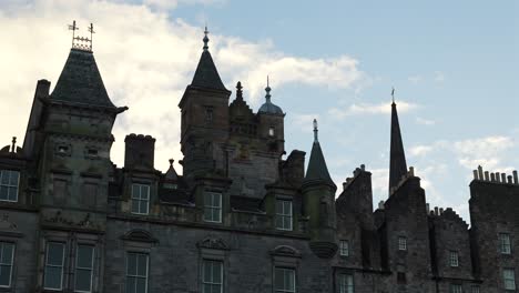 Arquitectura-Medieval-Y-Gótica-En-El-Casco-Antiguo-De-Edimburgo.