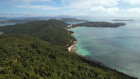 4K-drone-view-of-Hamilton-Island-in-The-Whitsundays-in-Queensland,-Australia