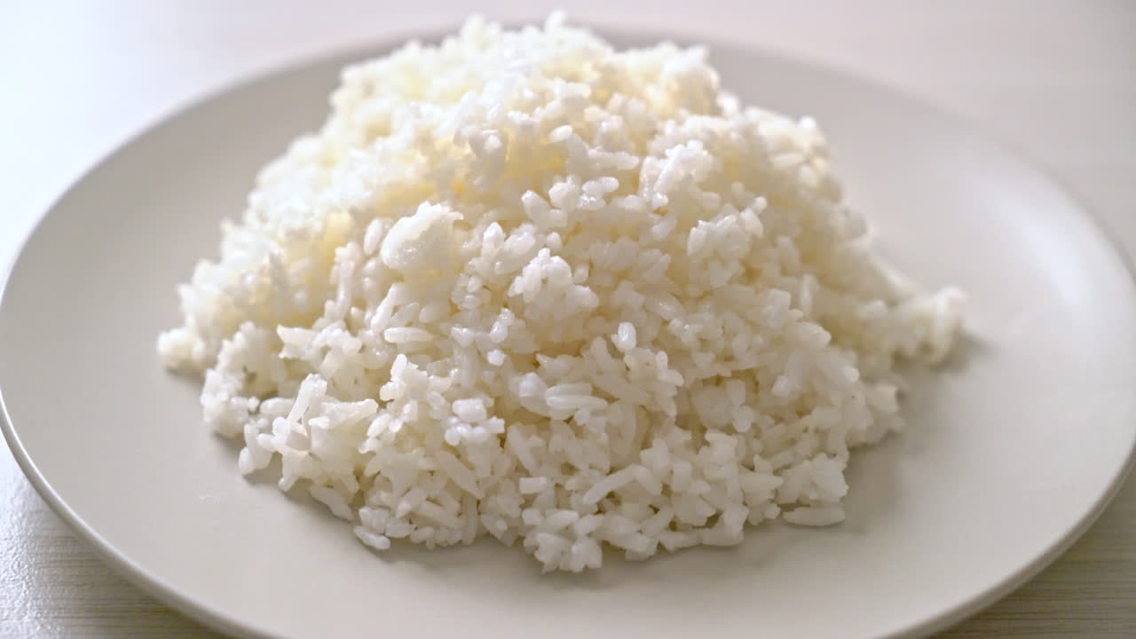 arroz blanco cocido con jazmín tailandés