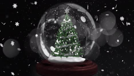 Animación-De-Copos-De-Nieve-Cayendo-Sobre-Un-árbol-De-Navidad-Decorado-En-Un-Globo-De-Nieve-Sobre-Fondo-Negro