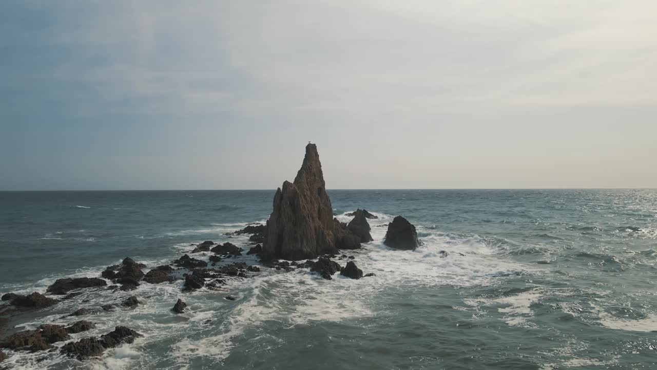 Udsigt til berømt klippeformation ved Cabo de Gata, Almería, Spanien.