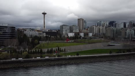 Aerial-Dolly-of-Seattle-Skyline,-Space-Needle,-and-Sculpture-park