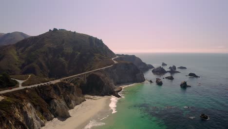 Sobrevuelo-De-Drones-Del-Puente-Rocky-Creek-En-California