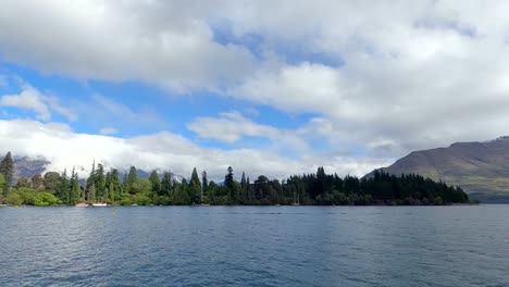 Panoramic-view-of-queenstown-lake-during-a-clear-summers-day