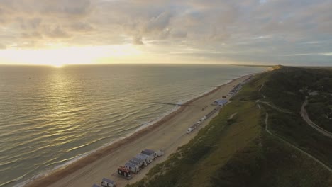 Antenne:-Der-Strand-Zwischen-Vlissingen-Und-Dishoek-Während-Des-Sonnenuntergangs