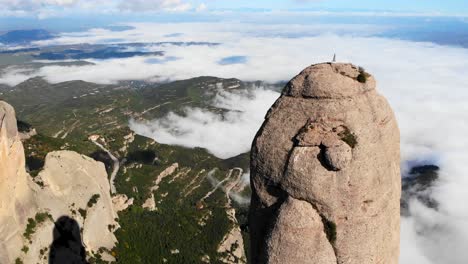 antena: sierra de montserrat desde el aire
