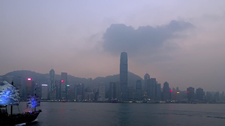 Ilha de Hong Kong ao anoitecer
