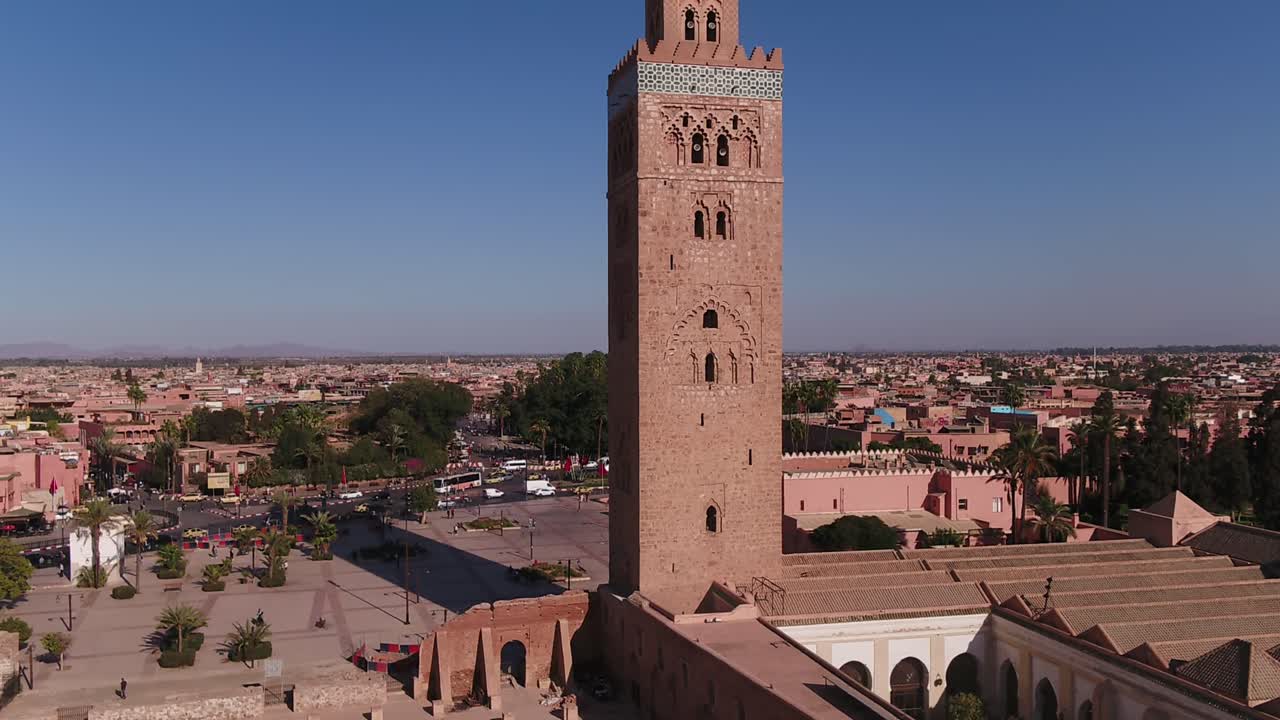 The Koutoubia Mosque in Marrakech is a historic masterpiece, known for its towering 77-meter minaret. It is a key symbol of Islamic architecture and a central landmark in the city.
