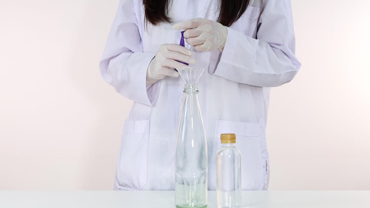 풍선으로 화학 반응을 보여주는