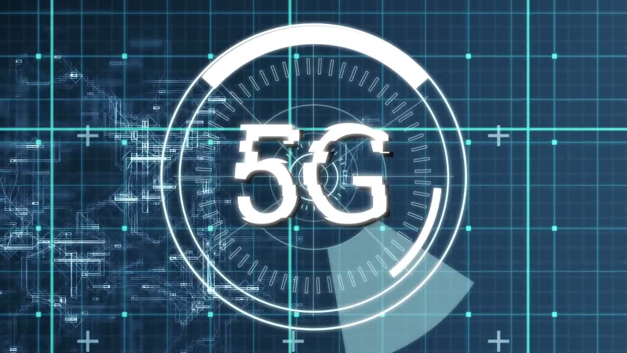 animazione di testo 5g, ambito, elaborazione di dati digitali su griglia su sfondo blu