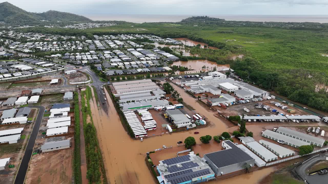 Flooding In The Northern Beaches Of Cairns Due To The Rising Waters Of ...