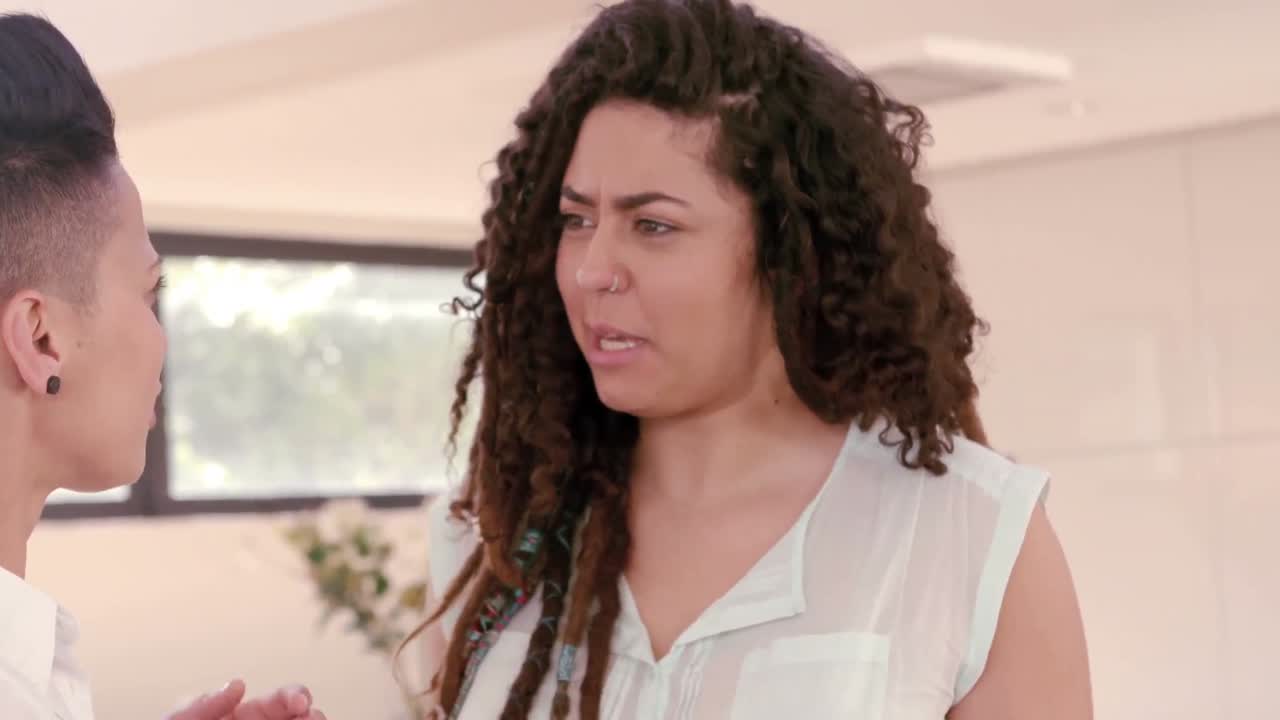 una pareja de lesbianas discutiendo