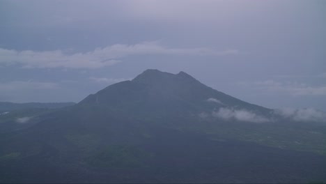 la maravilla natural de bali: el volcán batur en un impresionante 4k
