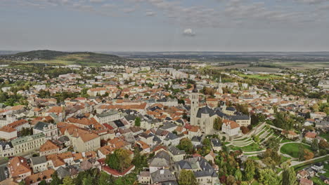 kutna hora czechia aerial v8 drone flyover town center capturing beautiful charming townscape featuring the landmark church of saint james in the views - shot with mavic 3 cine - november 2022