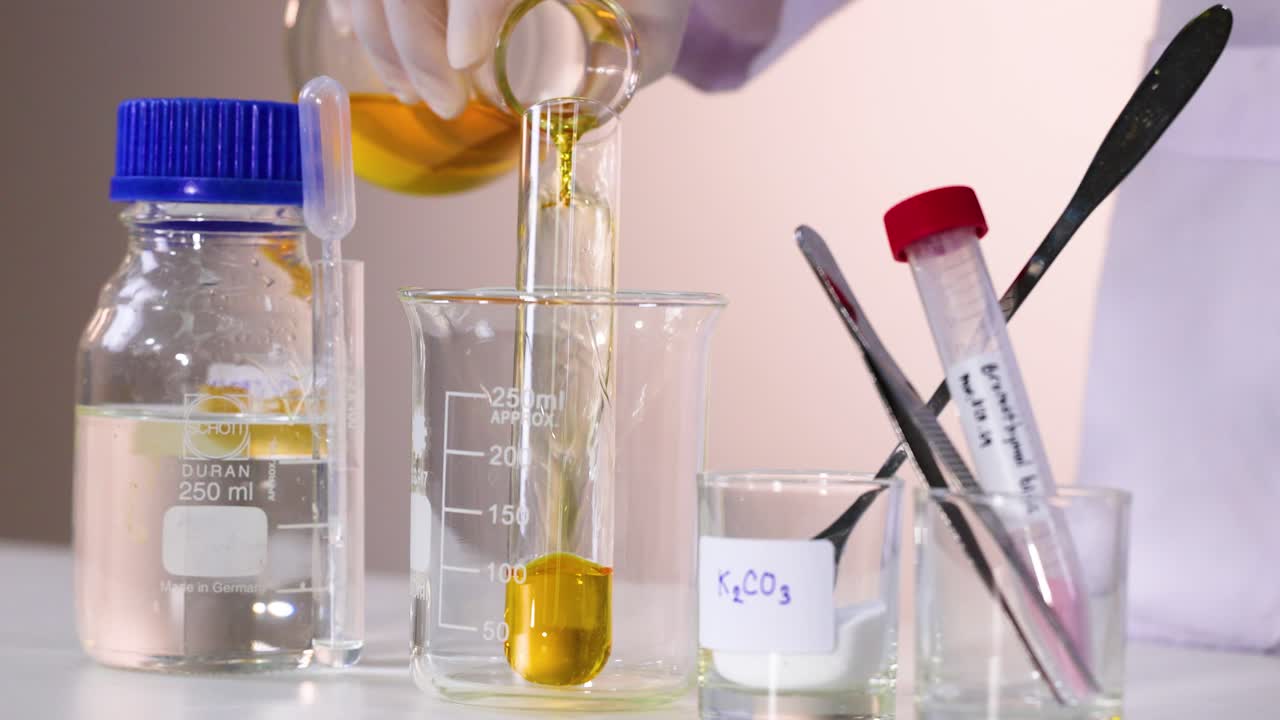 브로모티몰 블루 인디케이터를 포함하는 화학 반응