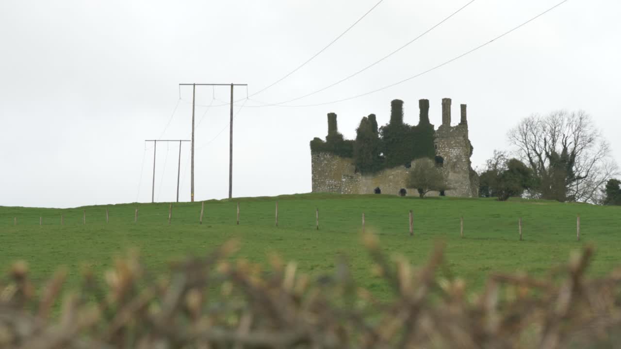 카버리 성 과 모트 - 아일랜드 공화국 의 관광 명소