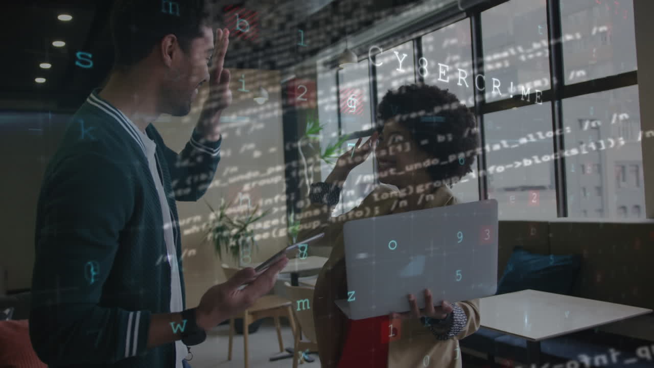 animación del procesamiento de datos sobre diversas personas de negocios en la oficina