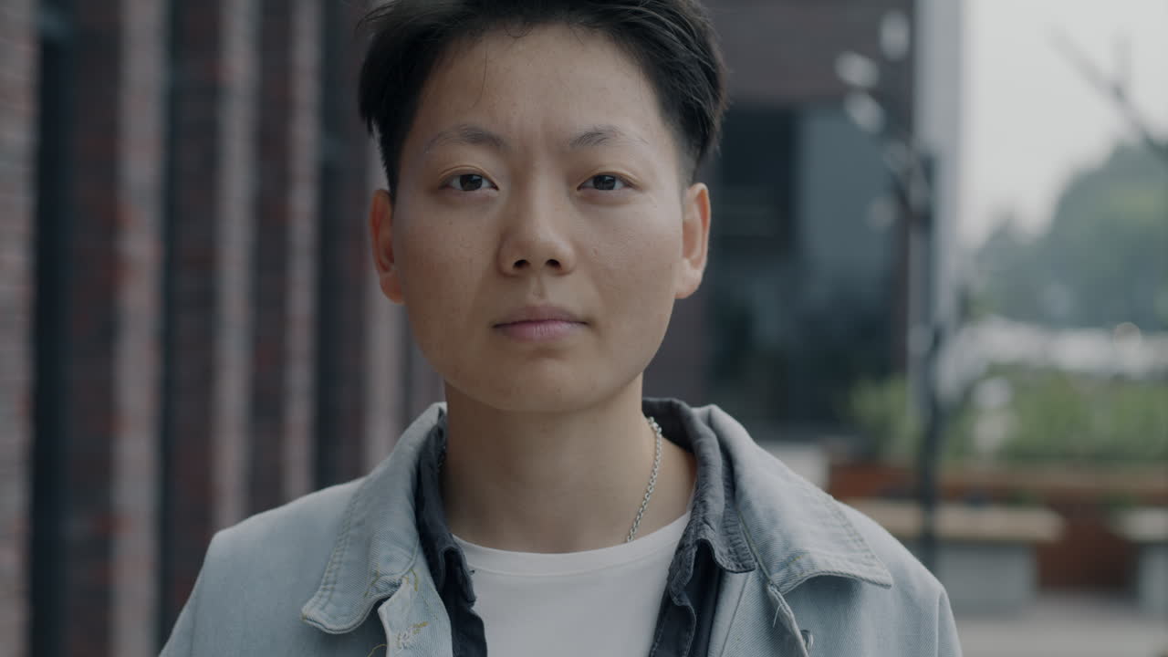 retrato de una mujer joven