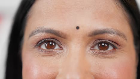 close up of woman eyes