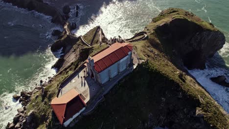 San-juan-Gaztelugatxe-cenital-aerial-movement