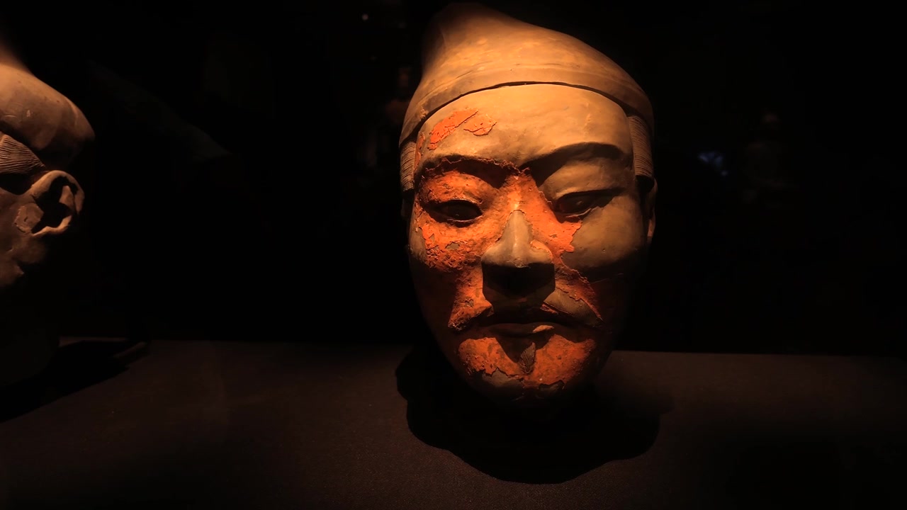 Esercito di Terracotta di Qin Shi Huang, antiche statue di guerrieri in argilla a Xi'an, Cina. Famosa reliquia storica mondiale, sito del Mausoleo degli Antichi Guerrieri di Terracotta, patrimonio di sculture in argilla della dinastia Qin a Xi'an