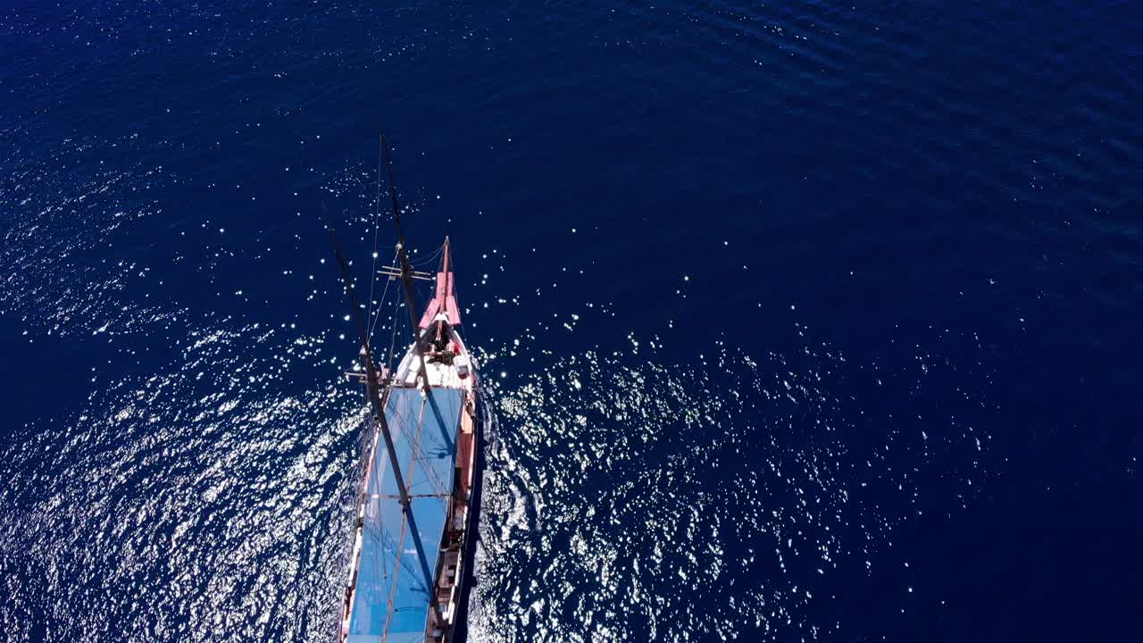 바다에 있는 선박