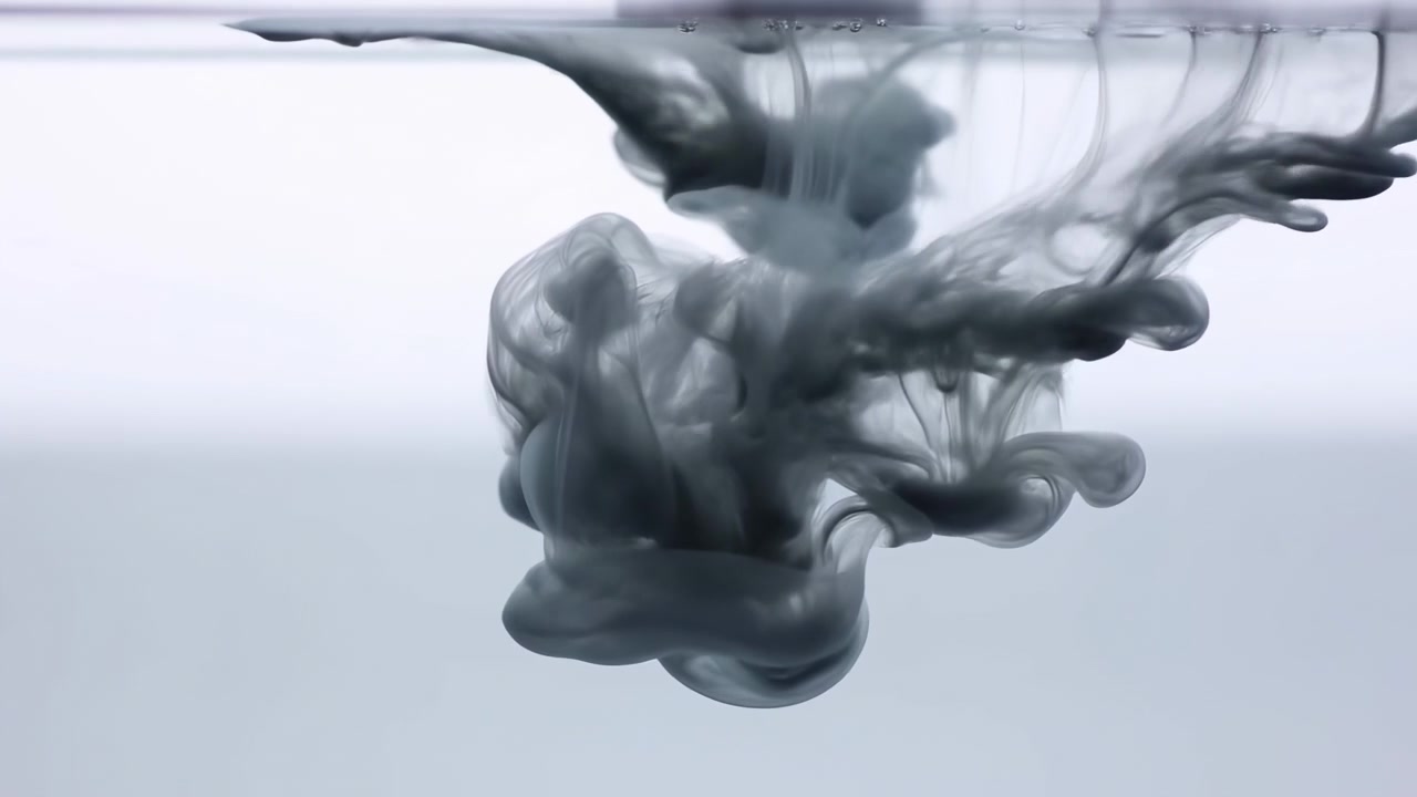 Monochrome liquid cloud expands downward while wispy tendrils merge and fold, showing gradual shape changes, subtle contrast, smooth gradients, and centered composition in bright surroundings.