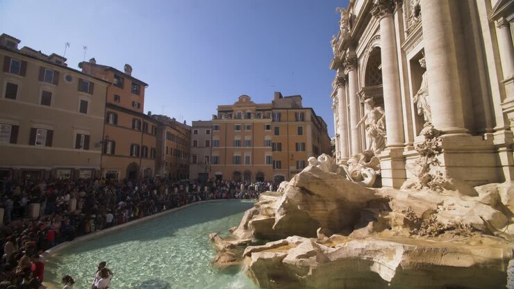 Tourists At Trevi Fountain