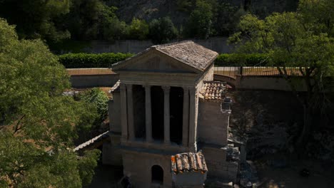 Ancient-Temple-of-Clitumnus-or-Clitunno-medieval-church-in-Umbria,-Italy