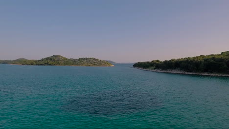 在克羅埃西亞沿海島<unk>上空